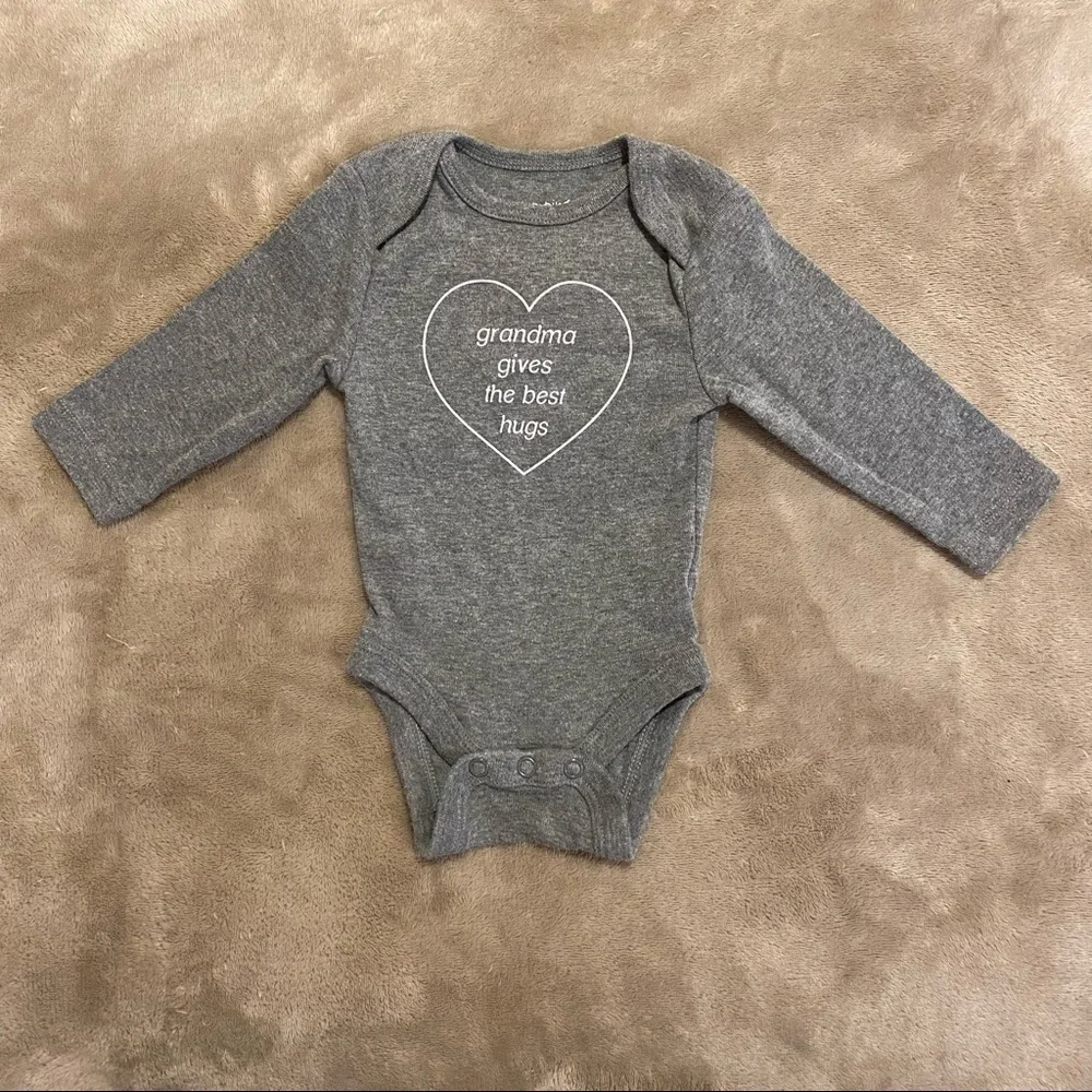 Jumping Beans “Grandma Gives The Best Hugs” Gray Baby Bean Softest Bodysuit NB